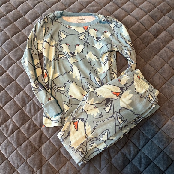 {Carter's} - Picture 1 of 1
